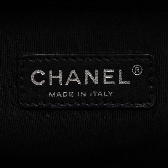 Chanel Patent Leather New Medium Boy Bag - Picture 8 of 15